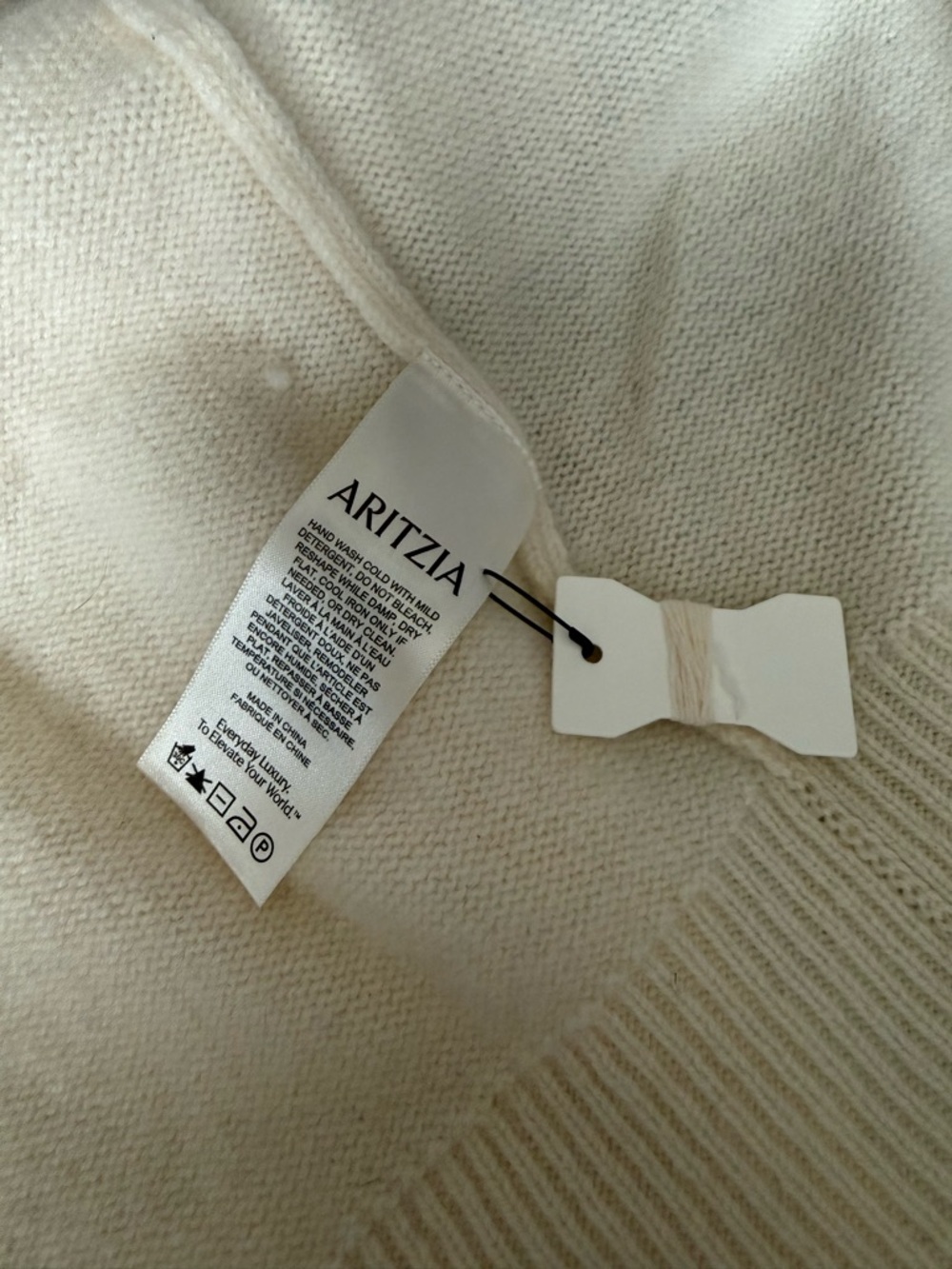 Aritzia Essential Cashmere Idyllic Zip Hoodie - Picture 13 of 16